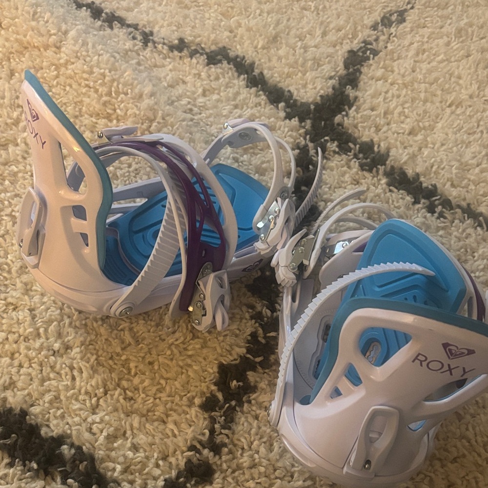 Roxy Bindings in White, Blue, and Purple